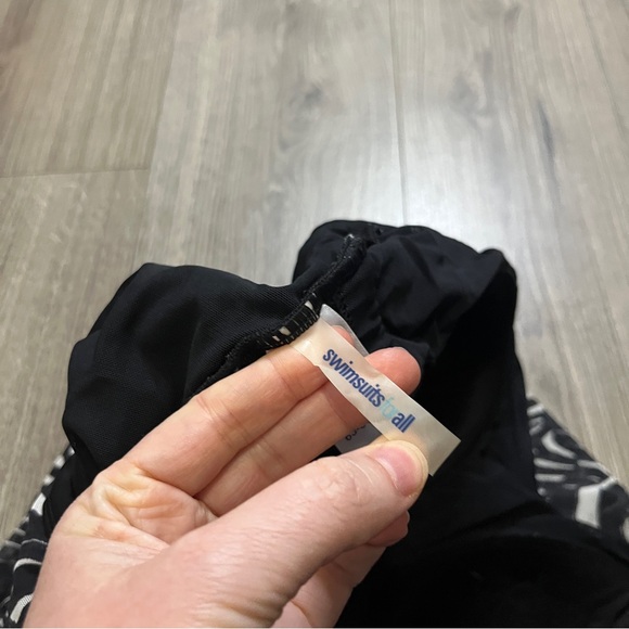 Swimsuits For All Womens Black White Swim Dress One Piece Lined Size 16 - Picture 4 of 5